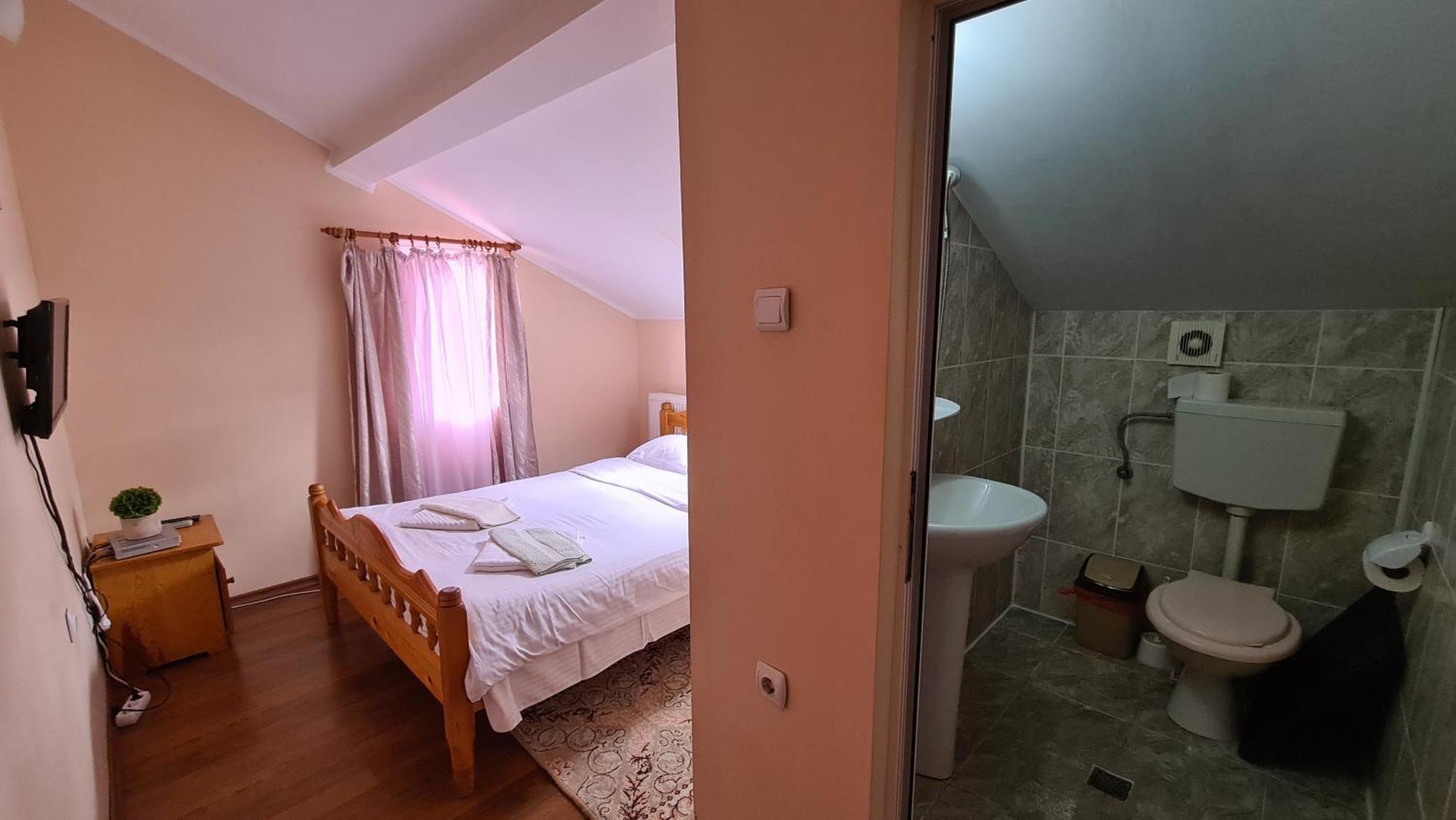 Casa Potcoava Hotel Lepsa Luaran gambar