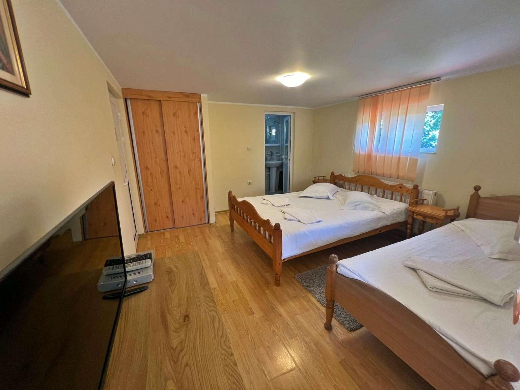 Casa Potcoava Hotel Lepsa Luaran gambar